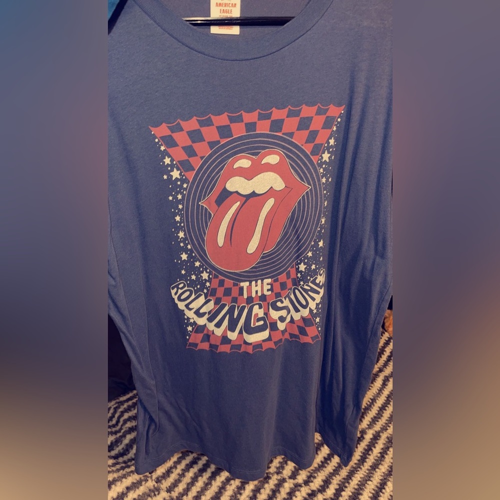 womens small rolling stones tee
